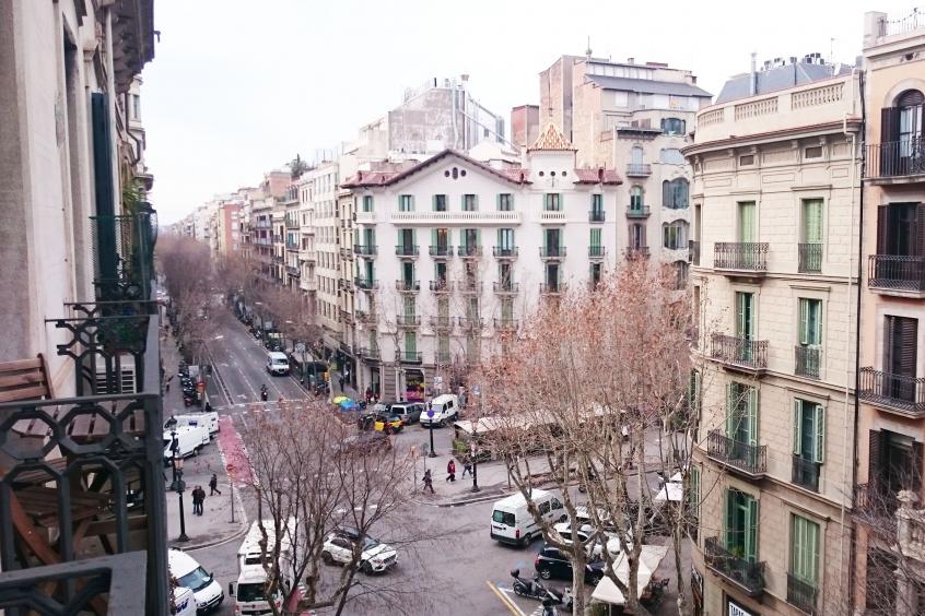 Passeig de Gràcia-Street profile and shops - SuiteLife