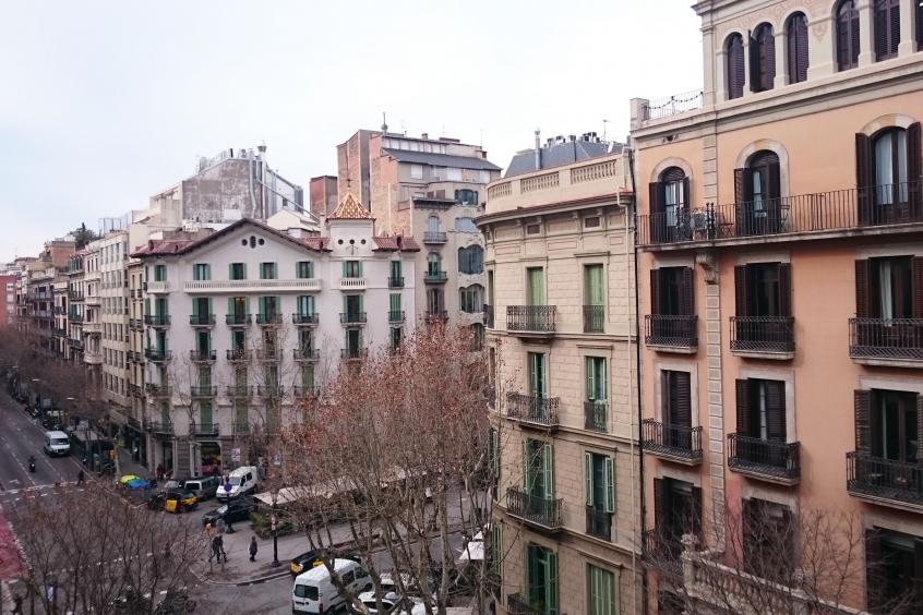 Passeig de Gràcia-Street profile and shops - SuiteLife